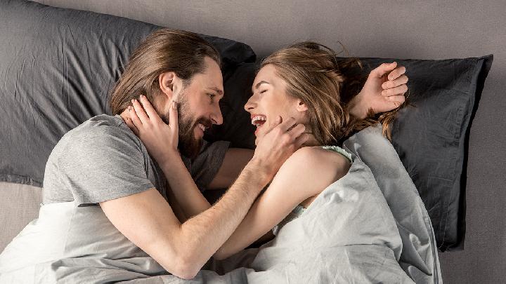 女性如何判断是否处于排卵期?排卵的症状有哪些?